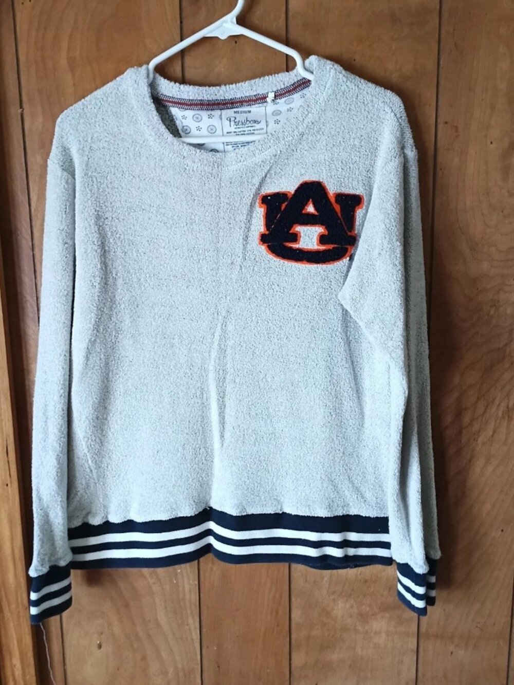 Pressbox Auburn Tigers Sweatshirt Women’s Medium Terry Cloth Fuzzy Patch AU Logo